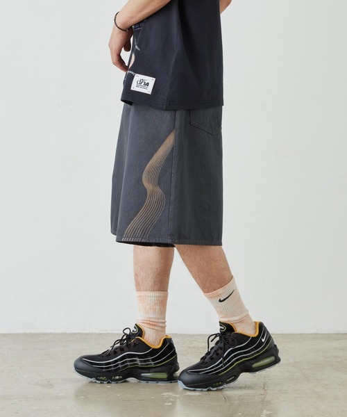 NIKE(ナイキ)の「ナイキ スポーツウェア メンズ デニム ショートパンツ / Nike Sportswear Men's Denim Shorts IR6783-060 Anthracite(デニムパンツ・メンズ・スミクロ・40/38/36/34/32/30/28)」の7枚目の写真