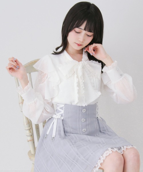 DearMyLove(ディアマイラブ)の「レースボウタイフリルパールブラウス(シャツ/ブラウス・レディース・ホワイト/ブラック・3L/LARGE/MEDIUM)」の1枚目の写真