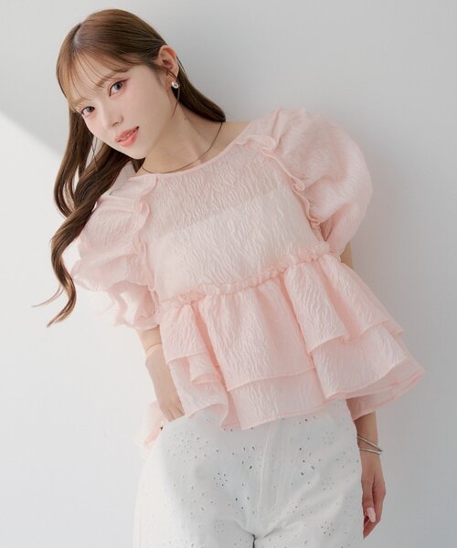 Chico(チコ)の「【SALON by Chico】デザインパフ袖バックリボンペプラムブラウス(シャツ/ブラウス・レディース・ホワイト/ピンク/ブラック系その他2・FREE)」の3枚目の写真
