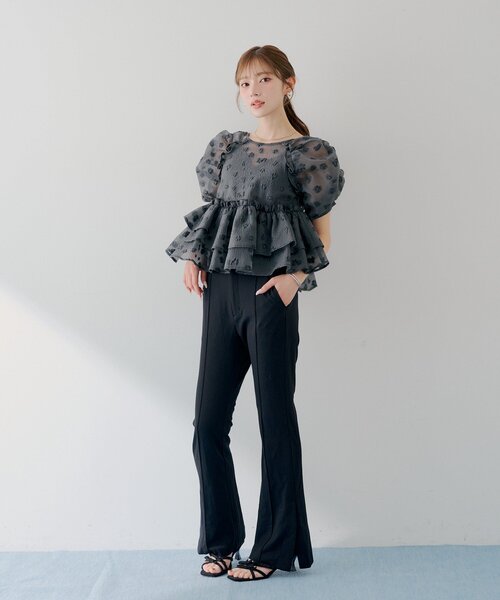 Chico(チコ)の「【SALON by Chico】デザインパフ袖バックリボンペプラムブラウス(シャツ/ブラウス・レディース・ホワイト/ピンク/ブラック系その他2・FREE)」の5枚目の写真