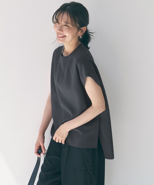 UNFILO(アンフィーロ)の「【セットアップ着用可】TENNEN TOUCH COOL Tブラウス(シャツ/ブラウス・レディース・ダークブラウン系/グレー系/ベージュ系・SMALL/MEDIUM/LARGE)」の10枚目の写真