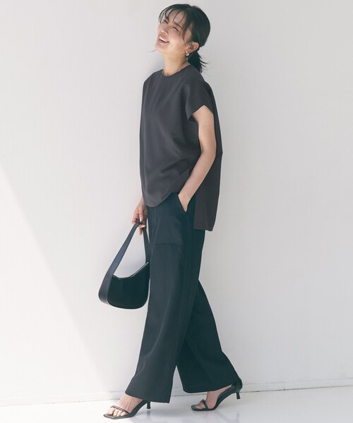 UNFILO(アンフィーロ)の「【セットアップ着用可】TENNEN TOUCH COOL Tブラウス(シャツ/ブラウス・レディース・ダークブラウン系/グレー系/ベージュ系・SMALL/MEDIUM/LARGE)」の12枚目の写真