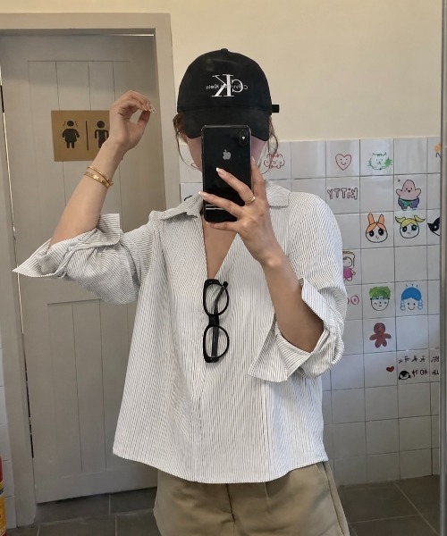 LADY LIKE(レディライク)の「【春夏新作】フロントファスナーV開きストライプシャツ(シャツ/ブラウス・レディース・ホワイト・M)」の3枚目の写真