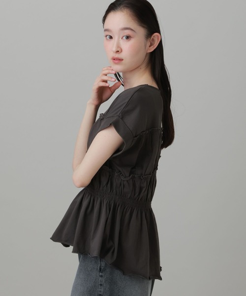 LAKOLE(ラコレ)の「フリルデザインT / 894222(Tシャツ/カットソー・レディース・モカ/チャコール・FREE)」の2枚目の写真