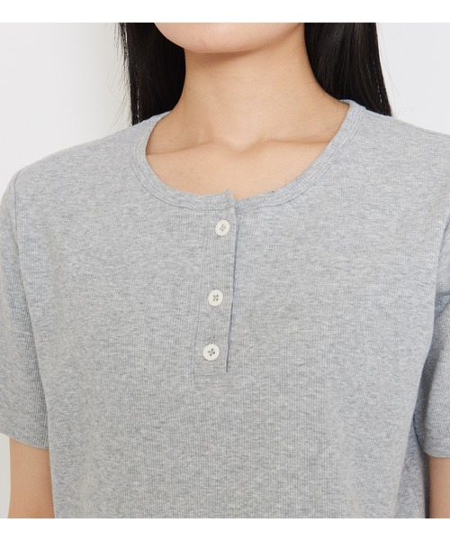 Dickies(ディッキーズ)の「Dickies/ディッキーズ ヘンリーネックTシャツ(Tシャツ/カットソー・レディース・ブラック/ヘザーグレー・LARGE/MEDIUM)」の17枚目の写真