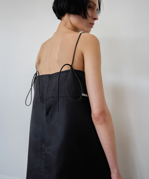 LEVAR（レバー）の「Layered Sheer Slip Dress - Black（ワンピース・レディース・ブラック・SHORT/LONG）」の4枚目の写真