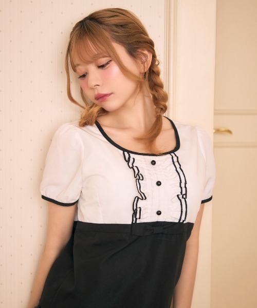 TITTY&CO.（ティティーアンドコー）の「バイカラーフリルトップス（シャツ/ブラウス・レディース・ブラック/ホワイト・FREE）」の9枚目の写真