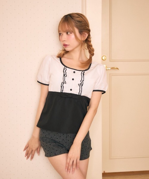 TITTY&CO.（ティティーアンドコー）の「バイカラーフリルトップス（シャツ/ブラウス・レディース・ブラック/ホワイト・FREE）」の19枚目の写真