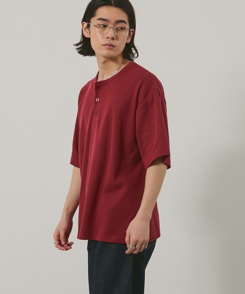 EMMA CLOTHES（エマクローズ）の「ハニカムサーマル ヘンリーネック オーバーサイズ半袖Tシャツ（Tシャツ/カットソー・メンズ・ブルー/ブラック/オフホワイト/バーガンディー・L/M）」の20枚目の写真