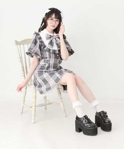 DearMyLove(ディアマイラブ)の「ケープ風フレアスリーブヨークワンピース(ワンピース・レディース・グレー/ネイビー/ブラック・LARGE/3L/MEDIUM)」の2枚目の写真