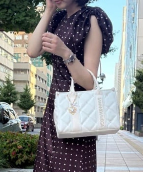 SAMANTHAVEGA(サマンサベガ)の「ロゴテープビジューハンドバッグ(ハンドバッグ・レディース・グレー/ピンク/ブラック/ホワイト・FREE)」の2枚目の写真
