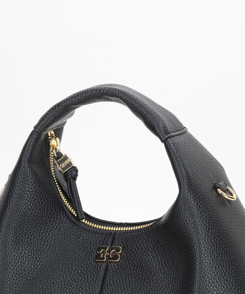 GANNI（ガニー）の「GANNI/ガニー Hobo Mini Grained / ミニ ホーボー バッグ（ショルダーバッグ・レディース・ブラック・ONE SIZE）」の3枚目の写真
