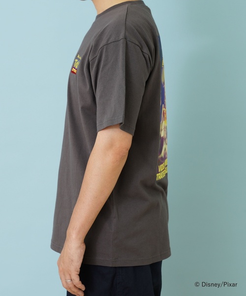 and D. petit main（アンドディープティマイン）の「【DISNEY/PIXAR/Toy Story】親子リンク/DAD/トイストーリー/バズ・ライトイヤー半袖Tシャツ（Tシャツ/カットソー・レディース・チャコール・F）」の2枚目の写真