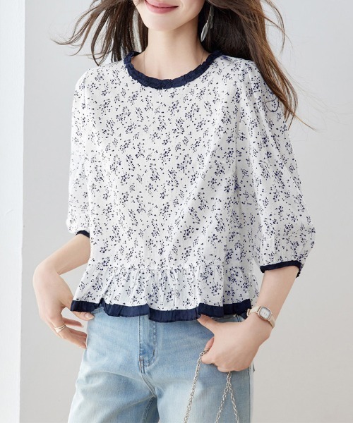 ONEP STAR(ワンピスター)の「小花柄パイピングフリルネックペプラムブラウス(シャツ/ブラウス・レディース・ホワイト・X-LARGE/LARGE/MEDIUM)」の2枚目の写真