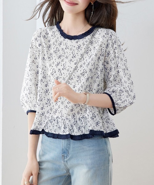 ONEP STAR(ワンピスター)の「小花柄パイピングフリルネックペプラムブラウス(シャツ/ブラウス・レディース・ホワイト・X-LARGE/LARGE/MEDIUM)」の4枚目の写真