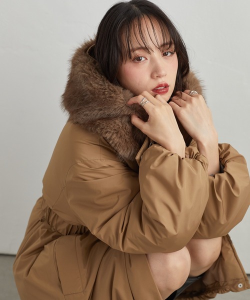 RANAN(ラナン)の「ミドル丈フードファー中わたダウンコート(ダウンジャケット/コート・レディース・ブラック/キャメル/ライトベージュ・L/LL/M)」の8枚目の写真