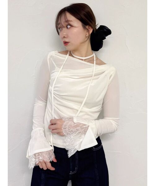 dazzlin(ダズリン)の「レーススリーブドレープベロアトップス(Tシャツ/カットソー・レディース・オフホワイト/ブラック/ブラウン・FREE)」の2枚目の写真