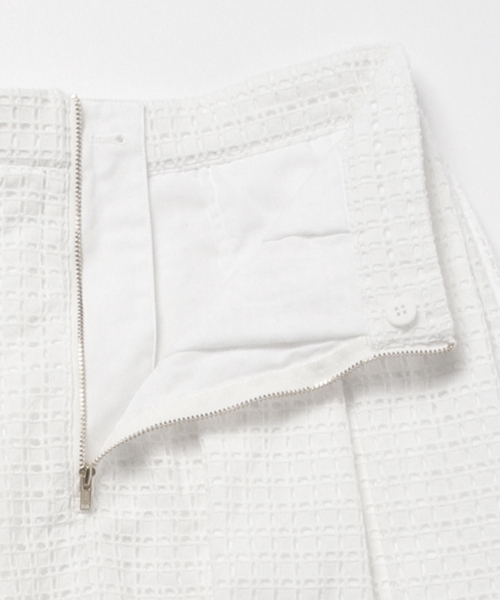 Ray BEAMS（レイビームス）の「Ray BEAMS / スクエアレース タックスカート（スカート・レディース・ホワイト/ネイビー・1/0）」の9枚目の写真