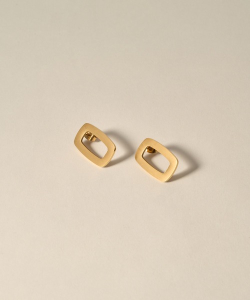 novice（ノーヴィス）の「【novice】Soft Square Pierce［Stainless］（ピアス（両耳用）・レディース・シルバー/ゴールド・FREE）」の2枚目の写真