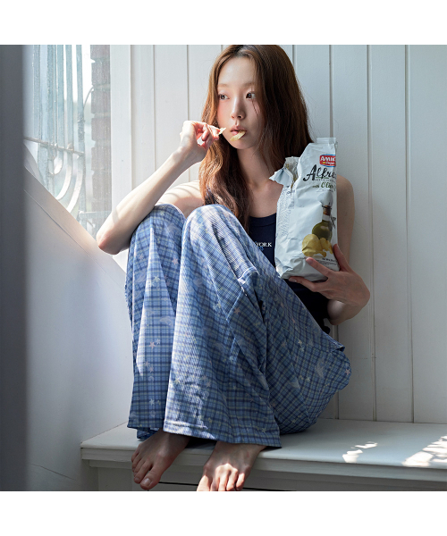 MUSEMOOD(ミューズムード)の「ドルフィングロウワイドパンツ(バンディングパンツ)(スウェットパンツ・レディース・その他・ONE SIZE)」の2枚目の写真