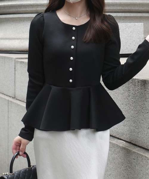 junoah(ジュノア)の「カットオフパフスリーブペプラム長袖トップス(Tシャツ/カットソー・レディース・ネイビー/ライトブルー/ブラック/アイボリー・SMALL/X-LARGE/LARGE/MEDIUM)」の1枚目の写真