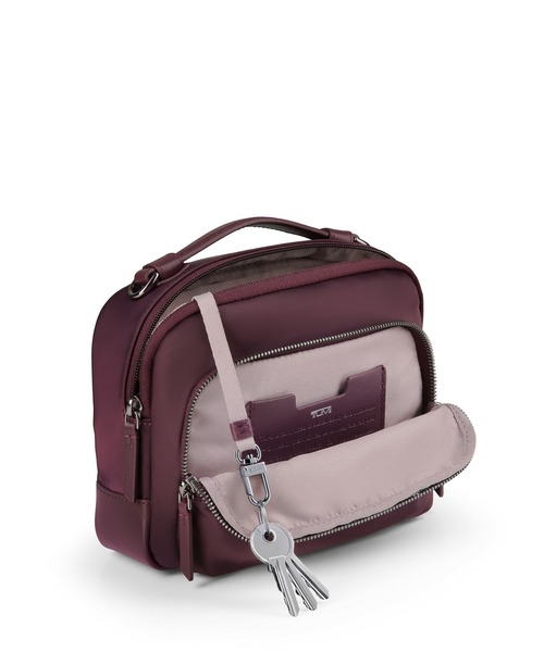 TUMI(トゥミ)の「VOYAGEUR 「テガン」クロスボディ(ショルダーバッグ・レディース・レッド系その他・FREE)」の2枚目の写真
