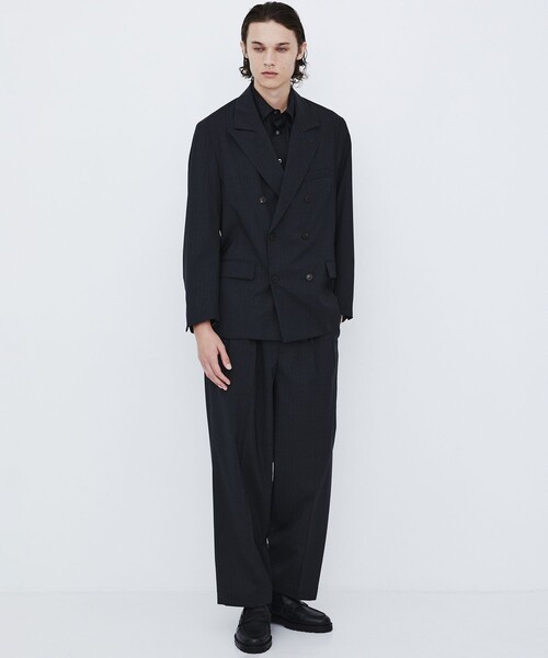 UNITED TOKYO(ユナイテッドトウキョウ)の「【数量限定】SERPINO WOOL 2TUCK PANTS |ワイドストレート/愛知県産素材(スラックス・メンズ・ブラック/ダークグレー・1/2)」の6枚目の写真