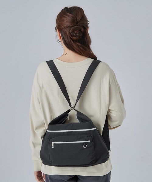SHOO・LA・RUE（シューラルー）の「【3WAY】リュックにもなるマルチバッグ（バックパック/リュック・レディース・ブラック/ダークグレー/ナチュラル・00）」の2枚目の写真