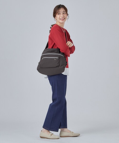 SHOO・LA・RUE（シューラルー）の「【3WAY】リュックにもなるマルチバッグ（バックパック/リュック・レディース・ブラック/ダークグレー/ナチュラル・00）」の5枚目の写真