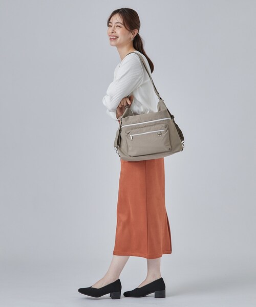 SHOO・LA・RUE（シューラルー）の「【3WAY】リュックにもなるマルチバッグ（バックパック/リュック・レディース・ブラック/ダークグレー/ナチュラル・00）」の9枚目の写真