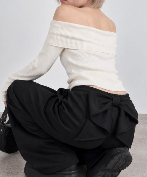 CLOTHY（クロシィ）の「【主役級なBIGリボンがCUTE】バックリボン スウェット バレルパンツ 秋服（スウェットパンツ・レディース・ブラック/グレー/オフホワイト・MEDIUM/LARGE）」の10枚目の写真