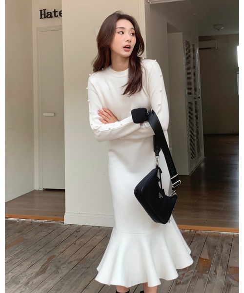 BIRTHDAY BASH（バースデイバッシュ）の「MIDI PEPLUM KNIT DRESS with PEARL（ミディぺプラムニットドレス）（ワンピース・レディース・ホワイト・M）」の4枚目の写真