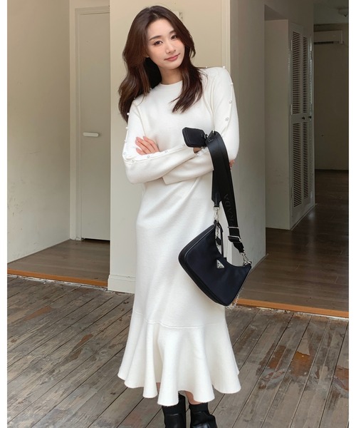 BIRTHDAY BASH（バースデイバッシュ）の「MIDI PEPLUM KNIT DRESS with PEARL（ミディぺプラムニットドレス）（ワンピース・レディース・ホワイト・M）」の2枚目の写真