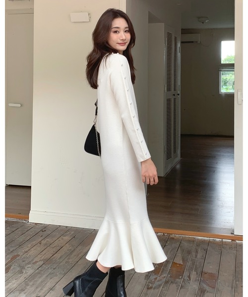 BIRTHDAY BASH（バースデイバッシュ）の「MIDI PEPLUM KNIT DRESS with PEARL（ミディぺプラムニットドレス）（ワンピース・レディース・ホワイト・M）」の3枚目の写真