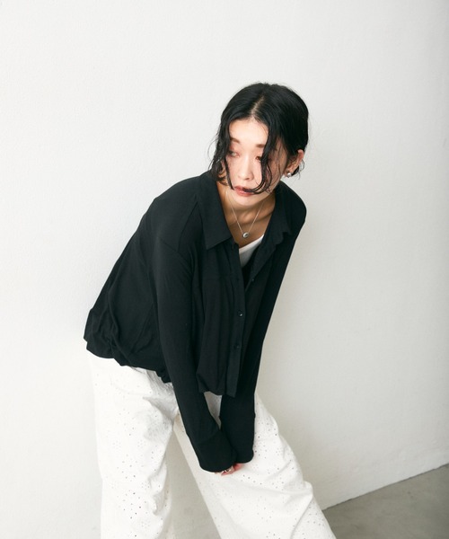 Lutim by u(ルチバイユー)の「スムースタッチバルーンポロトップス(ポロシャツ・レディース・ブラック/ナチュラル・FREE)」の4枚目の写真