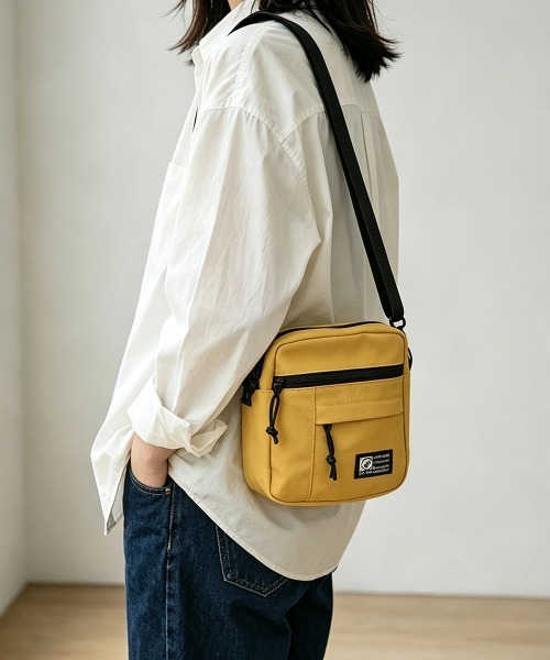 Miniministore(ミニミニストア)の「カジュアルミニショルダーバッグ(ショルダーバッグ・レディース・ホワイト/ロイヤルブルー/ブラック/イエロー・FREE)」の7枚目の写真