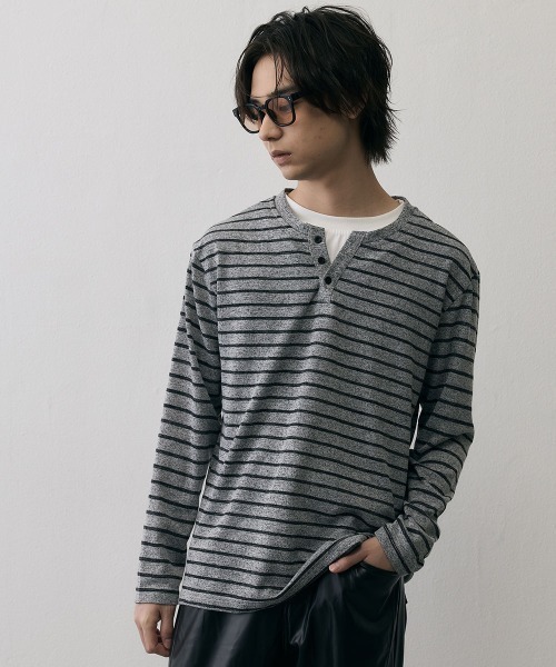 Shoowtime（ショウタイム）の「Vintage Border Henley Neck Long Sleeve Tee / ヴィンテージ ボーダー ヘンリーネック ロングスリーブTシャツ（Tシャツ/カットソー・メンズ・ブラック系・X-LARGE/LARGE/MEDIUM）」の3枚目の写真