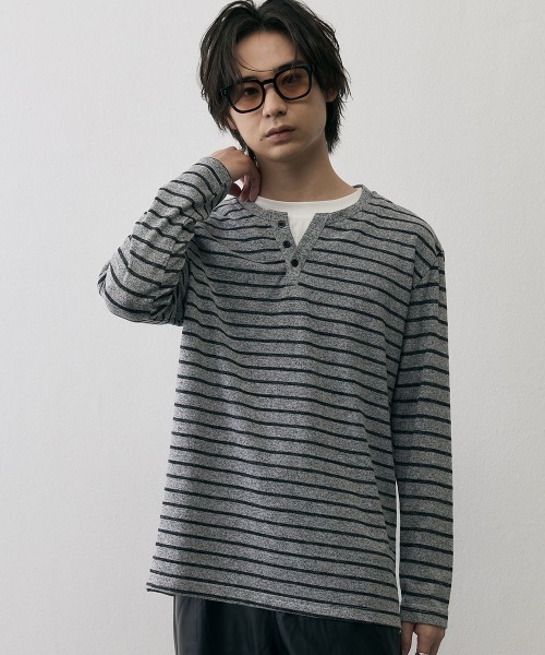 Shoowtime（ショウタイム）の「Vintage Border Henley Neck Long Sleeve Tee / ヴィンテージ ボーダー ヘンリーネック ロングスリーブTシャツ（Tシャツ/カットソー・メンズ・ブラック系・X-LARGE/LARGE/MEDIUM）」の5枚目の写真
