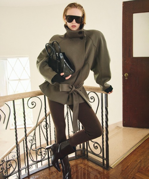 PRANK PROJECT（プランクプロジェクト）の「【2026Winter Pre-Order】ローウエステッドハイネックウールミドルコート / Low-Waisted High-Neck Wool Middle Coat（その他アウター・レディース・カーキ/グレー/ブラック・FREE）」の3枚目の写真