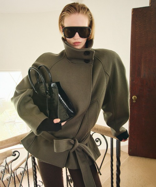 PRANK PROJECT（プランクプロジェクト）の「【2026Winter Pre-Order】ローウエステッドハイネックウールミドルコート / Low-Waisted High-Neck Wool Middle Coat（その他アウター・レディース・カーキ/グレー/ブラック・FREE）」の12枚目の写真