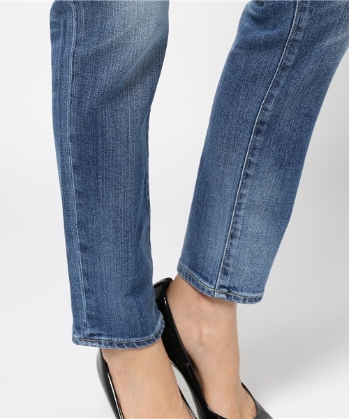 RED CARD TOKYO（レッドカード）の「RED CARD デニムパンツ（デニムパンツ・レディース・ブルー・22/24/26/23/25/27）」の8枚目の写真