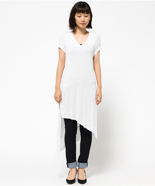 Coin 1804 アシンメトリーデザインヘムラインVネックTシャツ Coin 1804 アシンメトリーデザインヘムラインVネックTシャツ