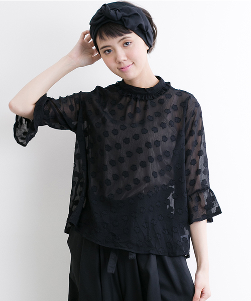 merlot plus（メルロープリュス）の「花ドット柄レースアンブレラスリーブブラウス5798（シャツ/ブラウス・レディース・ホワイト/ネイビー/ブラック・FREE）」の2枚目の写真