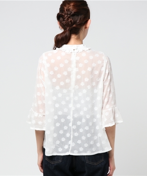 merlot plus（メルロープリュス）の「花ドット柄レースアンブレラスリーブブラウス5798（シャツ/ブラウス・レディース・ホワイト/ネイビー/ブラック・FREE）」の6枚目の写真