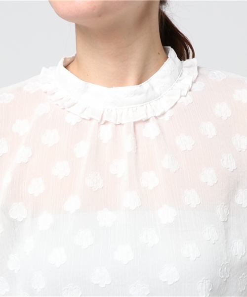 merlot plus（メルロープリュス）の「花ドット柄レースアンブレラスリーブブラウス5798（シャツ/ブラウス・レディース・ホワイト/ネイビー/ブラック・FREE）」の7枚目の写真