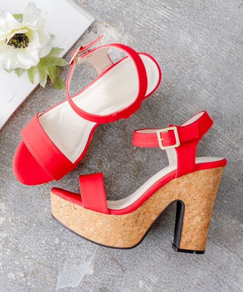 Newlyme（ニューリーミー）の「厚底ベルトサンダル（サンダル・レディース・インディゴブルー/ライトホワイト/クリアレッド/ライトブラック/ライトベージュ/杢グレー/ブラック系その他/シルバー系その他/ブラック系その他2/パイソン/ホワイト系その他/その他/グレー系その他/レッド系その他/ブラック系その他3/ブラック系その他4/ブラック/ブラウン/シルバー/グレー/パープル/イエロー/ベージュ・24cm/23cm/24.5cm/23.5cm/23.5㎝/22.5㎝/22cm/24㎝/25.5cm/25㎝/23㎝/24.5㎝/25cm/22.0cm/22.5cm）」の19枚目の写真