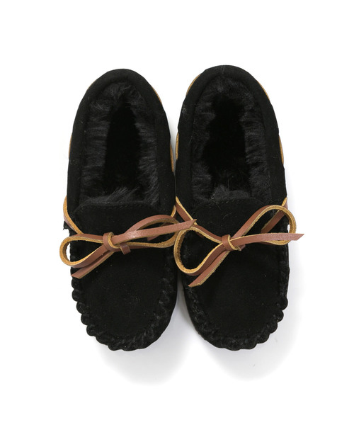 mooimooi（モーイモーイ）の「ふわっふわ フェイク ファー リボン デザイン ベビー モカシン（モカシン/デッキシューズ・キッズ・ダークブラウン/グレー/インディゴブルー/チャコールグレー/ブラック/ネイビー/キャメル/レオパード/レッド・13cm/15cm/14cm）」の10枚目の写真