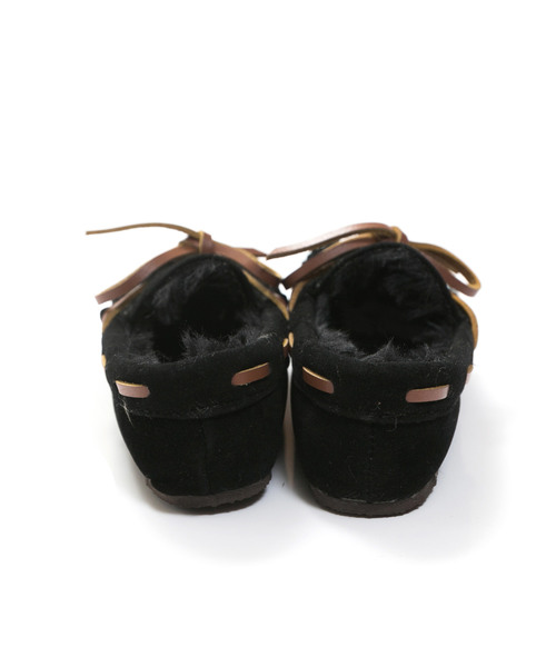 mooimooi（モーイモーイ）の「ふわっふわ フェイク ファー リボン デザイン ベビー モカシン（モカシン/デッキシューズ・キッズ・ダークブラウン/グレー/インディゴブルー/チャコールグレー/ブラック/ネイビー/キャメル/レオパード/レッド・13cm/15cm/14cm）」の12枚目の写真