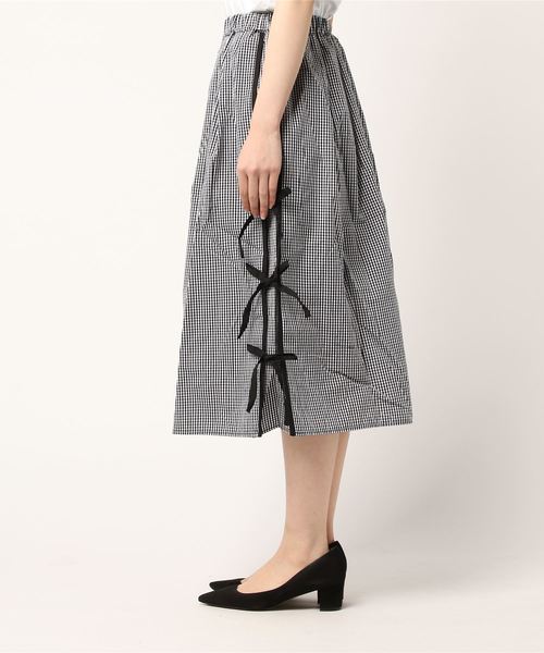 POU DOU DOU(プードゥドゥ)の「サイドタックリボンスカート(スカート・レディース・ブラック/ブルー/グリーン・3)」の5枚目の写真