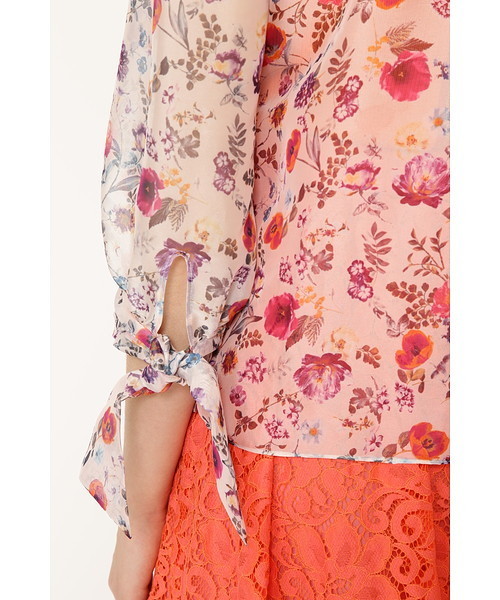 JILL STUART（ジルスチュアート）の「◆シルヴィアシアーブラウス（シャツ/ブラウス・レディース・ホワイト/ネイビー・MEDIUM）」の11枚目の写真